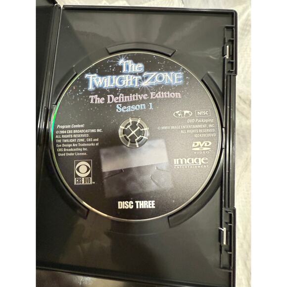 The Twilight Zone: Season 1 The Definitive Edition 6 Discs - Picture 6 of 8